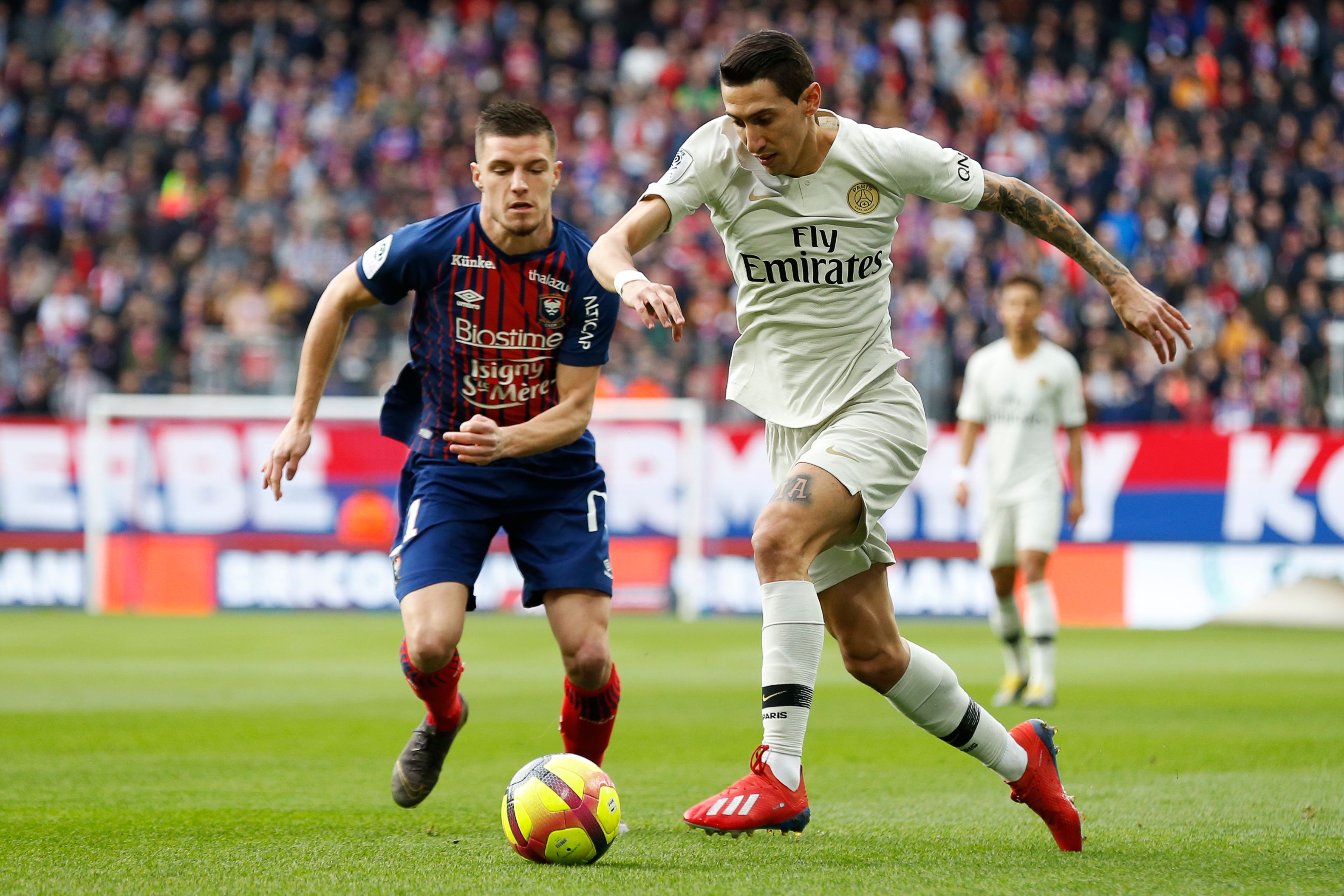 梅西社媒发文纪念世界杯夺冠三周年：世界冠军！转眼三年了（梅西社媒庆祝世界杯夺冠三周年：世界冠军，三年匆匆）