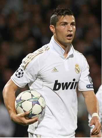 欧冠92年改制后戴帽数前10：梅西、C罗8次第1，姆巴佩5次第4（欧冠改制后（1992起）帽子戏法前十：梅西、C罗各8次并列第一，姆巴佩5次位列第4）