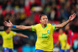 拜仁连续20场德甲进球超过2球，追平13／14赛季瓜帅的纪录（拜仁德甲连续20场单场进球超2球，追平13／14赛季瓜帅纪录）