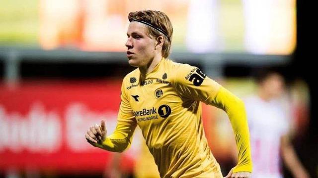 狂揽1900万！郑钦文积液反弹100%，2026能冲大满贯吗？（豪取1900万！郑钦文伤情出现反复，2026能否问鼎大满贯？）