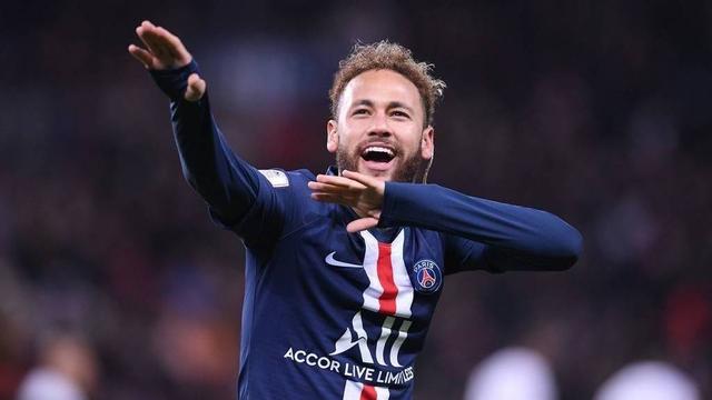 每体：拉菲尼亚对身边人表态，不拿到欧冠就不离开巴萨（每体：拉菲尼亚告知身边人，未夺欧冠前不考虑离开巴萨）